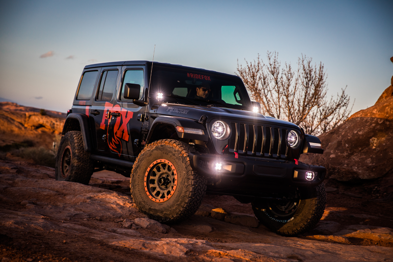 Fox 2018+ Jeep JL 2.0 Performance Series 8.2in. TS Stabilizer Bottom Axle Mount 5/8in Shaft - eliteracefab.com