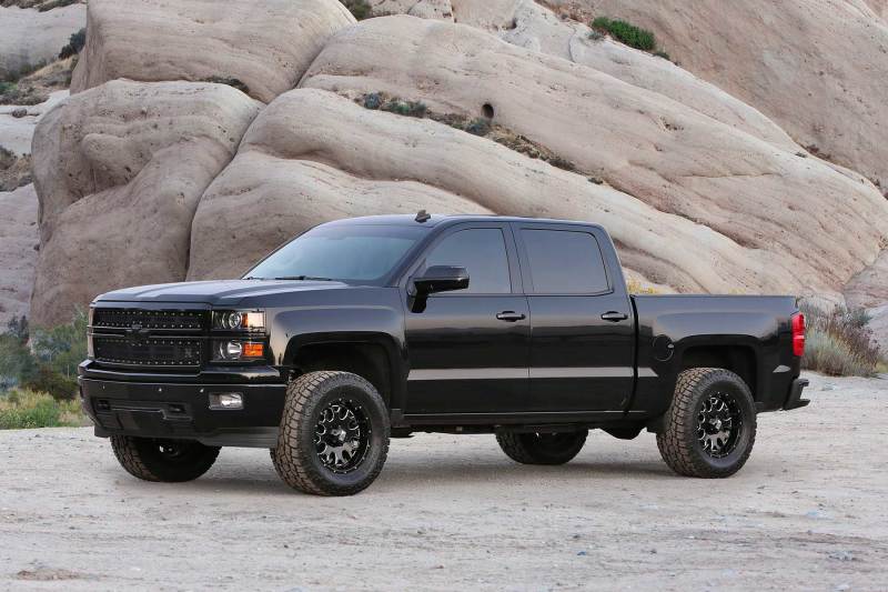 Fabtech 14-18 GM C/K1500 w/OE Forged UCA 4in Basic System w/Perf. Shocks - eliteracefab.com