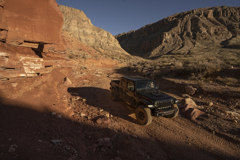 Fox 20+ Jeep JT Gladiator 2.0 Performance Series Remote Reservoir Front Shock 4.5-6in Lift - eliteracefab.com