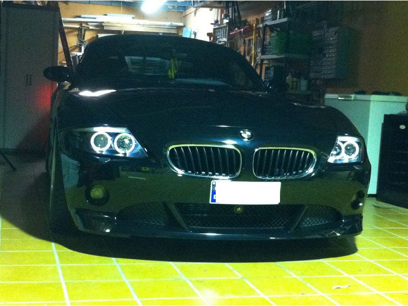 Spyder BMW Z4 03-08 Projector Headlights Xenon/HID Model Only - LED Halo Black PRO-YD-BMWZ403-HID-BK - eliteracefab.com