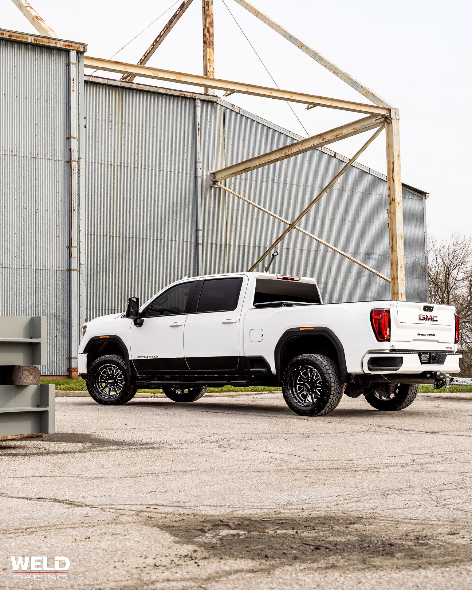 Weld W102 20X9.0 Stealth 6X135 6X139.7 ET00 BS5.00 Gloss Black MIL 106.1 Weld
