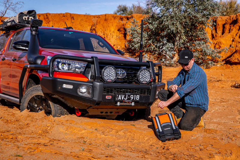 ARB Weekender Recovery Kit Incl 17600lb Recovery Strap/4.75T Shackles - eliteracefab.com