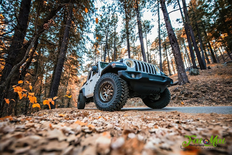 Oracle Jeep JL/Gladiator JT Oculus Switchback Bi-LED Projector Headlights - Amber/White Switchback - eliteracefab.com