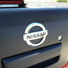 Load image into Gallery viewer, Westin 2013-2015 Nissan Frontier Wade Tailgate Cap - Black - eliteracefab.com