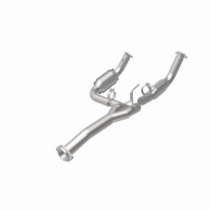 MagnaFlow Conv Direct Fit 11-16 Chevrolet Silverado 2500HD/3500HD / GMC Sierra 2500HD/3500HD Magnaflow